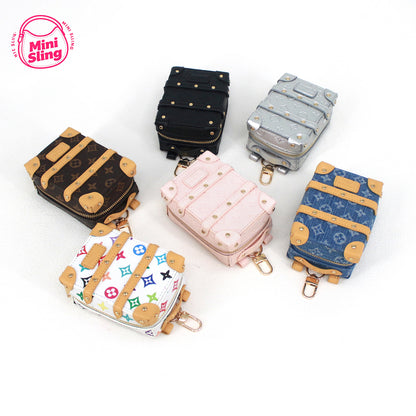 Chic Mini Suitcase Handbag – Retro Trunk-Style Crossbody Purse for Girls, Adorable Small Bag That Complements Any Outfit