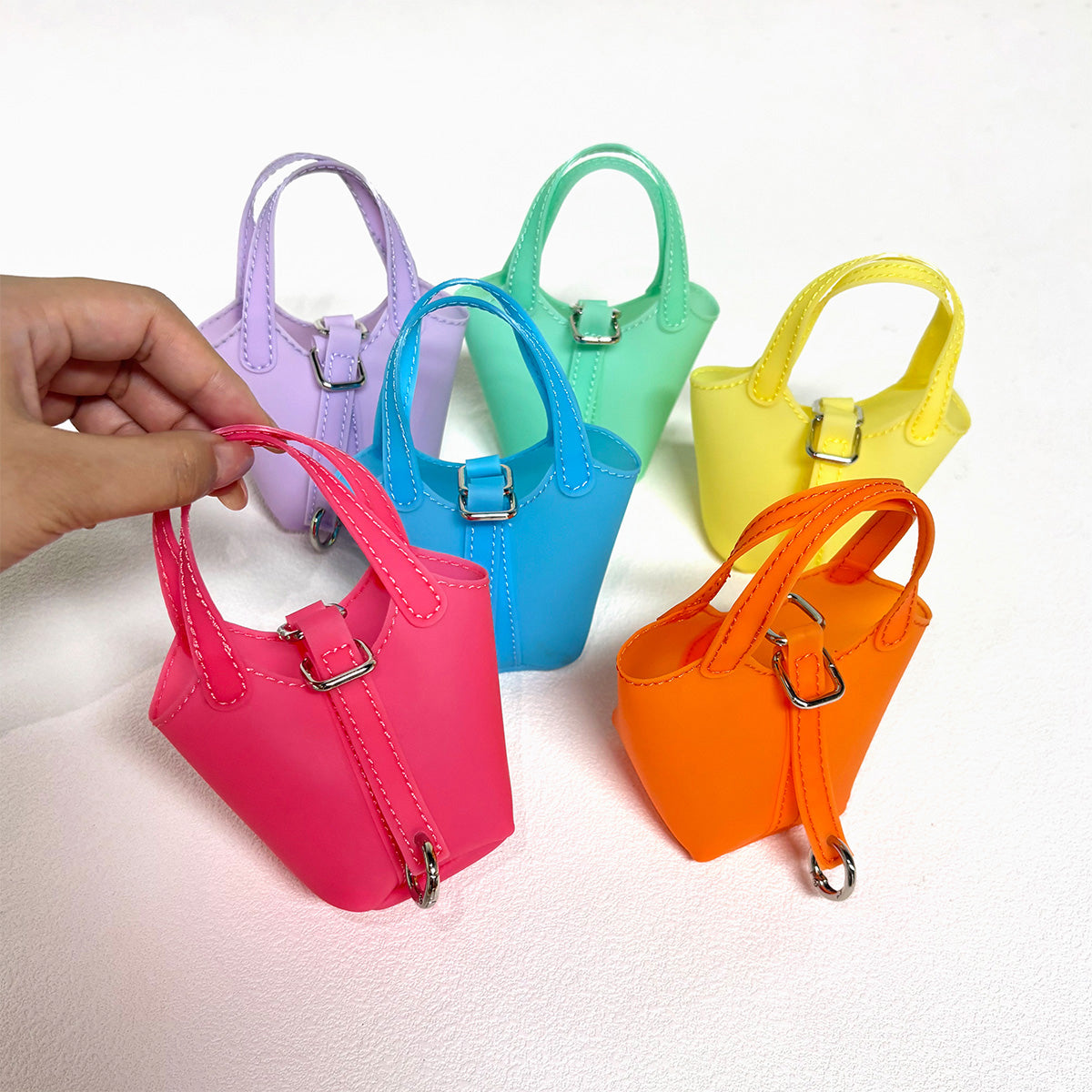 PVC Mini Bucket Bag – Jelly Coin Purse with Keychain Pendant, Cute Transparent Shoulder Bag for Small Essentials and Decorative Use