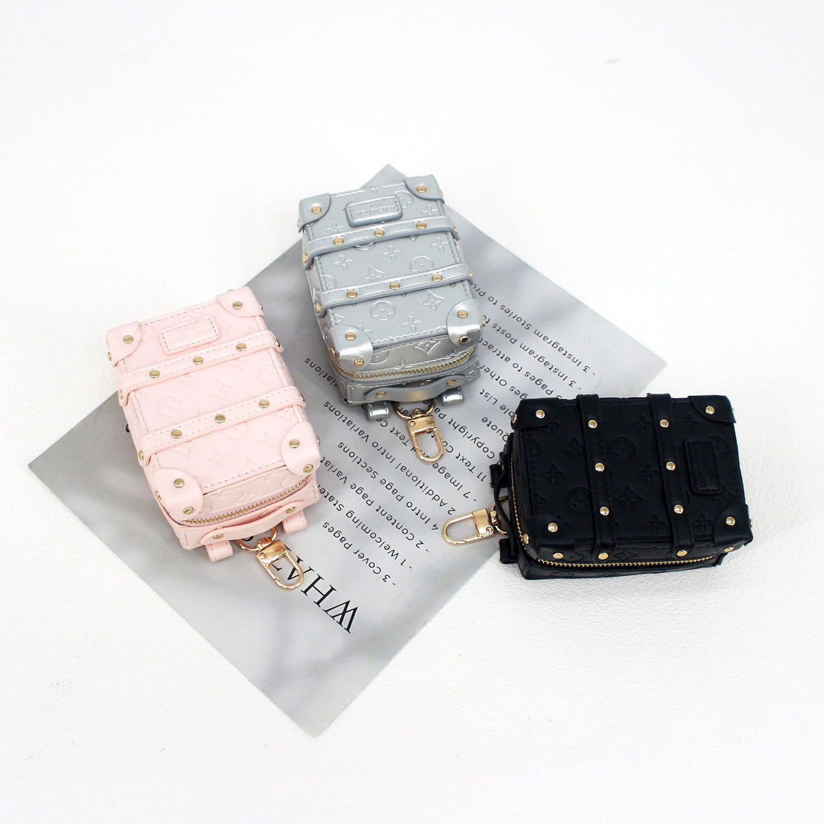 Chic Mini Suitcase Handbag – Retro Trunk-Style Crossbody Purse for Girls, Adorable Small Bag That Complements Any Outfit