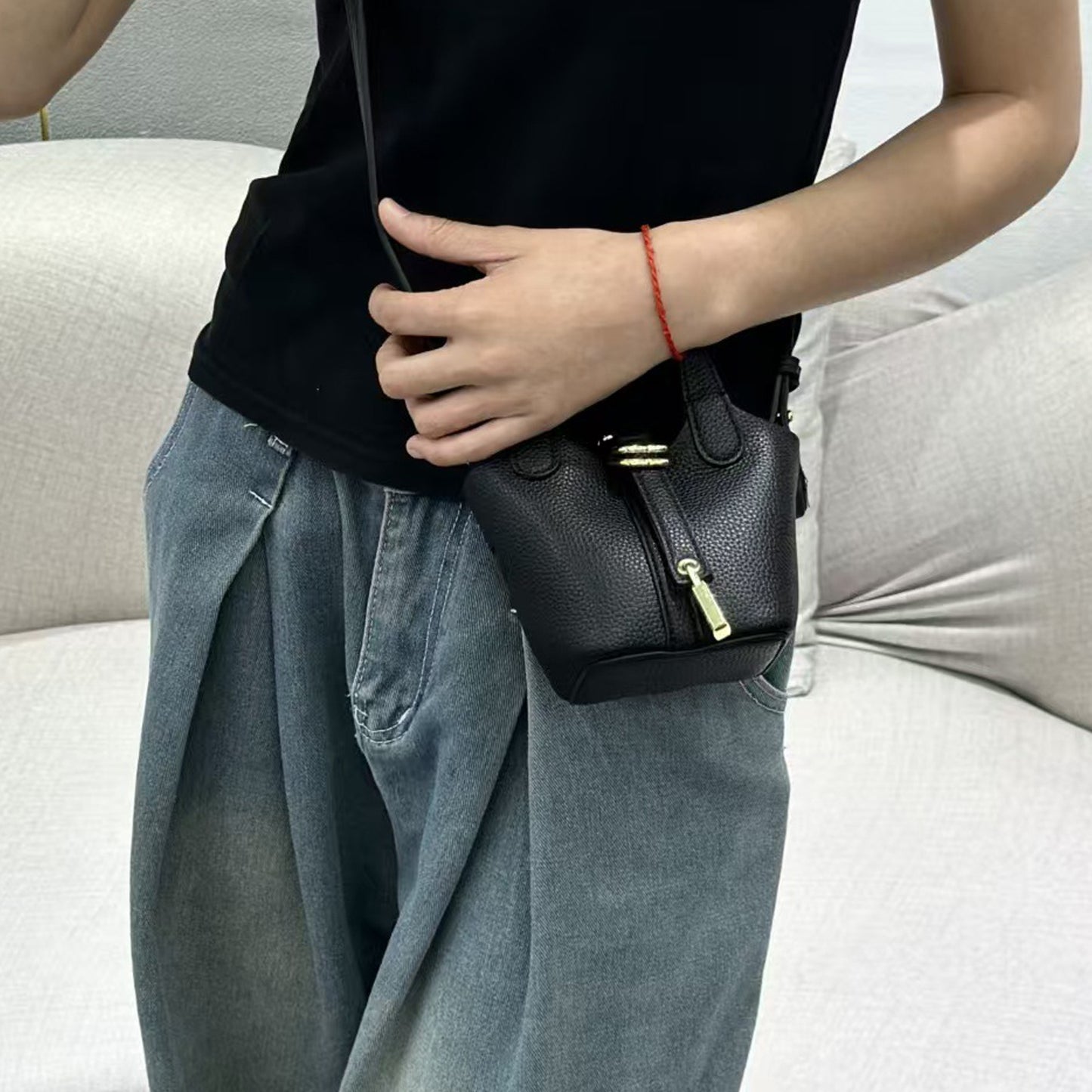 Mini Bucket Bag Crossbody for Women – Small Shoulder Handbag with Adjustable Strap, Casual Everyday Purse for Phone, Keys, and Cosmetics