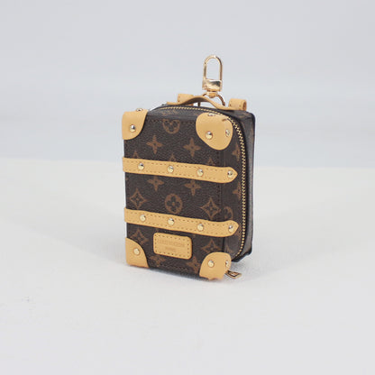 Chic Mini Suitcase Handbag – Retro Trunk-Style Crossbody Purse for Girls, Adorable Small Bag That Complements Any Outfit